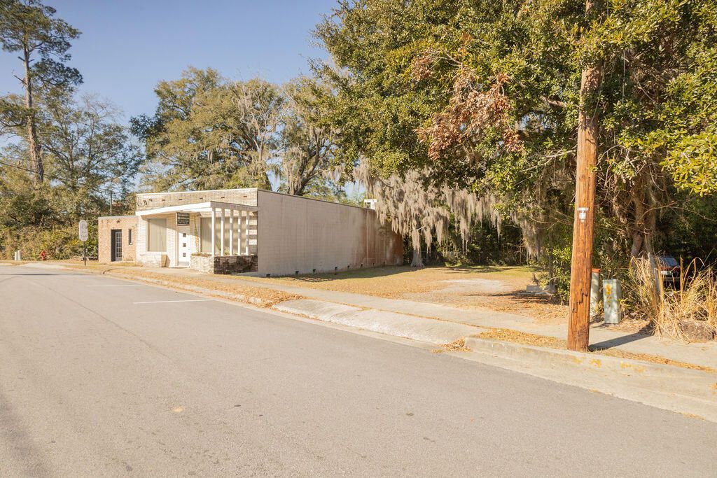 449 E Washington Street  Photo 4