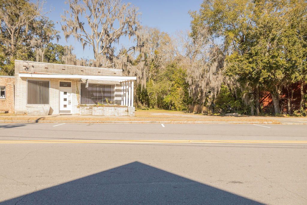 449 E Washington Street  Photo 5