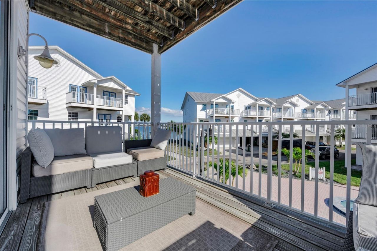 106 Yacht Club Circle, North Redington Beach, FL 33708 Photo