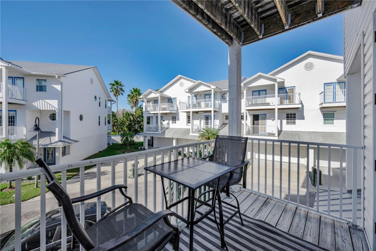 106 Yacht Club Circle, North Redington Beach, FL 33708 Photo