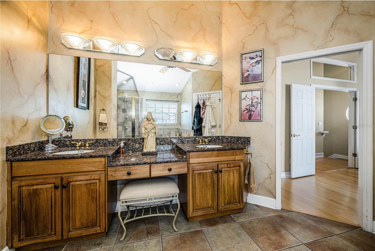 106 Yacht Club Circle, North Redington Beach, FL 33708 Photo