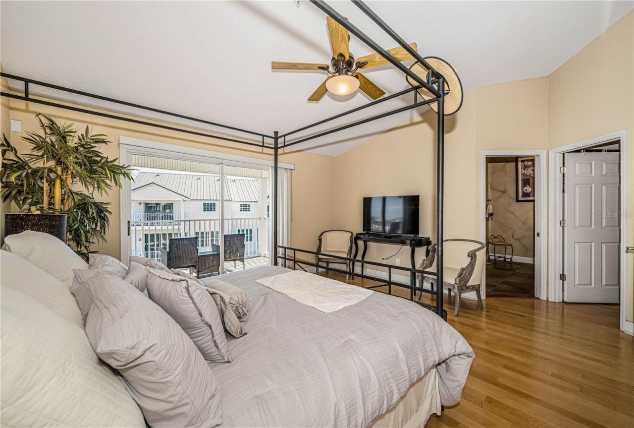 106 Yacht Club Circle, North Redington Beach, FL 33708 Photo