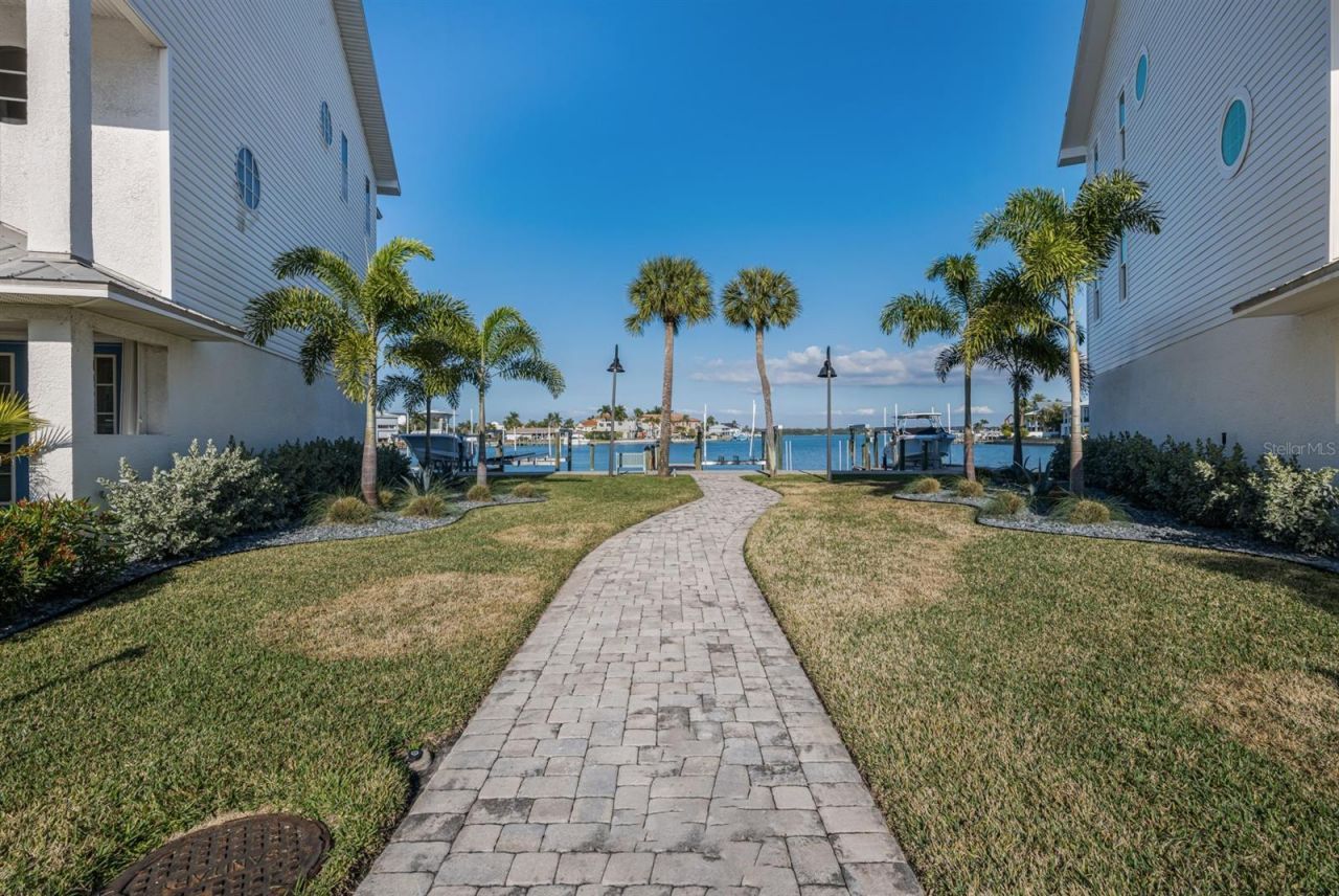 106 Yacht Club Circle, North Redington Beach, FL 33708 Photo
