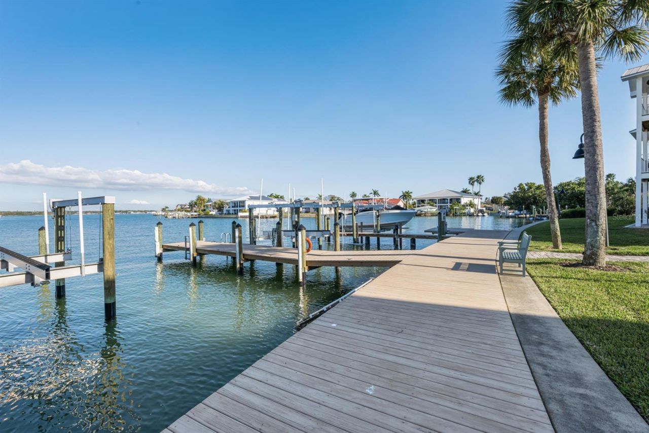 106 Yacht Club Circle, North Redington Beach, FL 33708 Photo