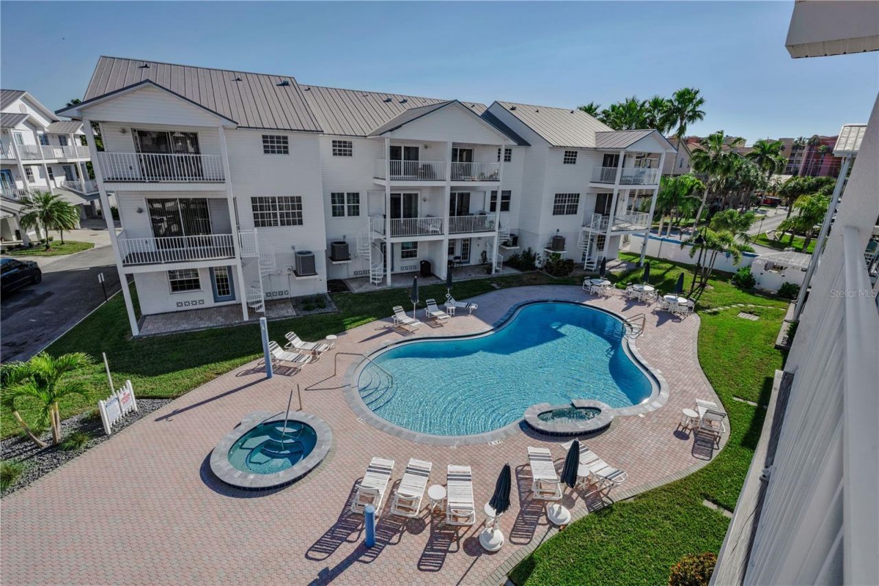 106 Yacht Club Circle, North Redington Beach, FL 33708 Photo