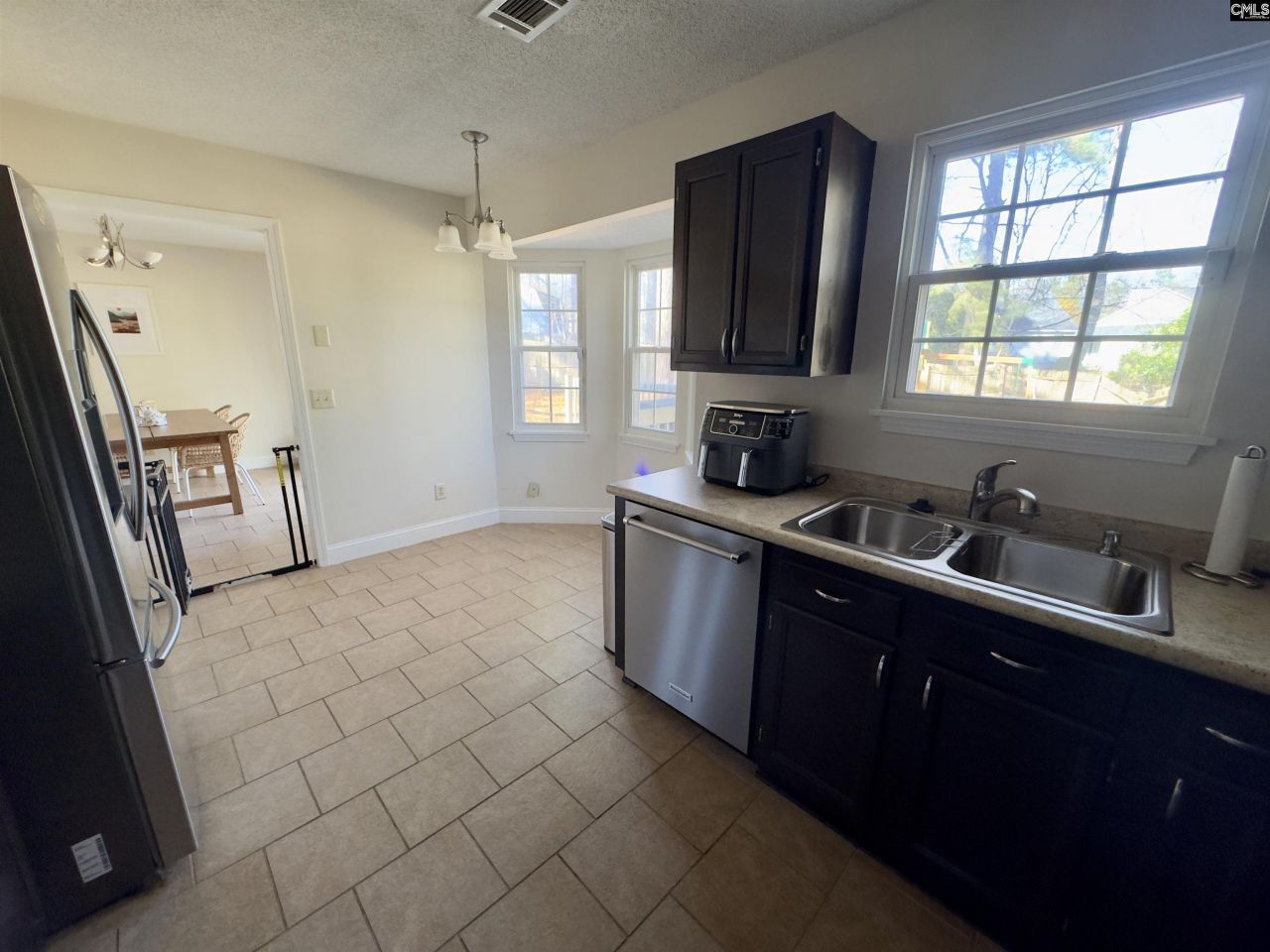 103 Whitfield Court Photo 12