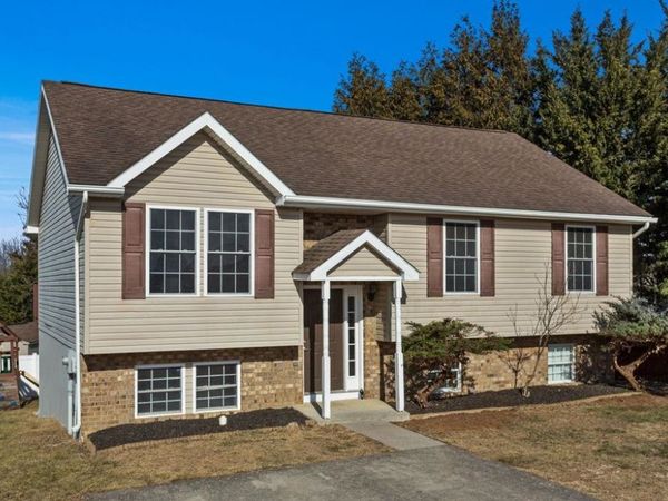 1734 AMHERST CT, HARRISONBURG, VA 22801
