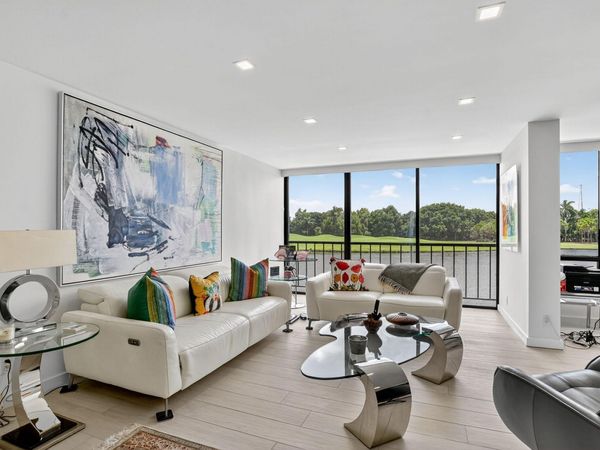 7768 Lakeside Boulevard, Unit 526, Boca Raton, FL 33434