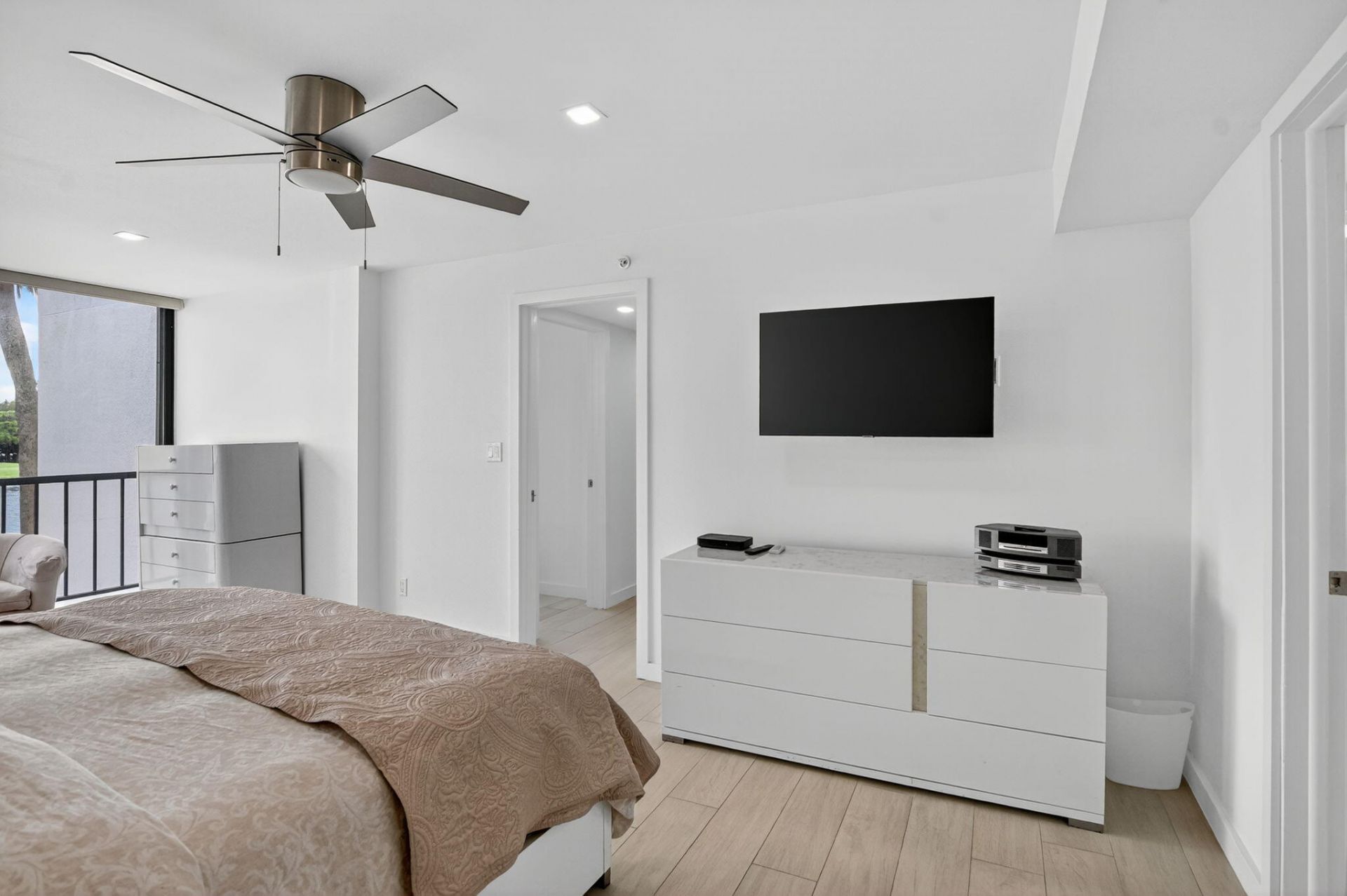 7768 Lakeside Boulevard, Unit 526, Boca Raton, FL 33434 Photo