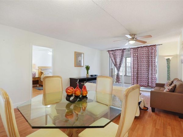 2650 NW 49th Ave, Unit 320, Lauderdale Lakes, FL 33313