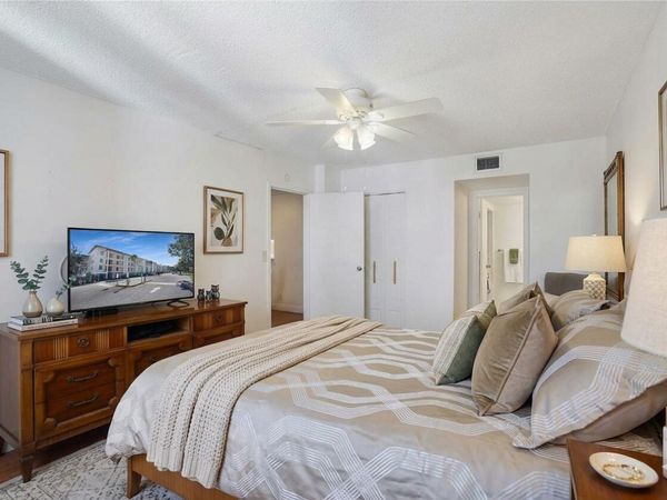 2650 NW 49th Avenue, Unit 320, Lauderdale Lakes, FL 33313