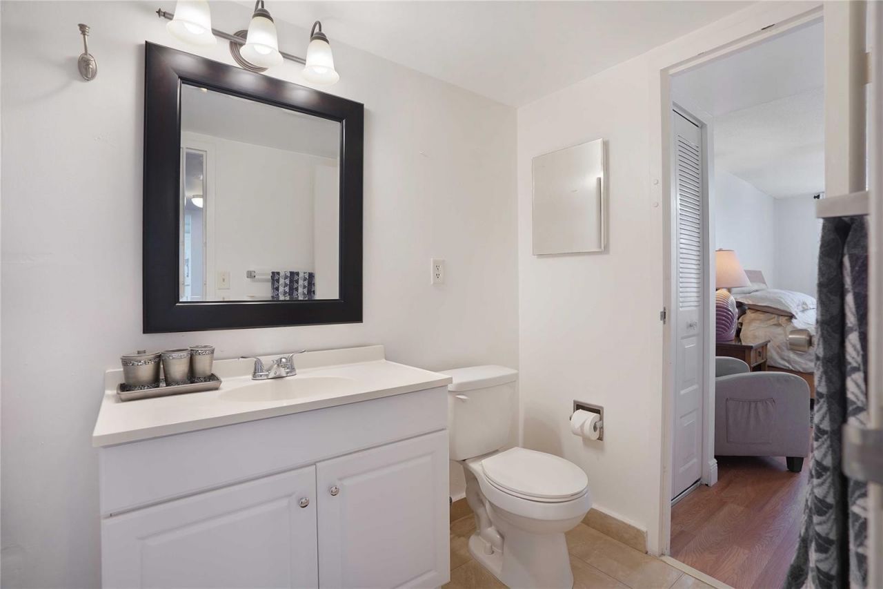 2650 NW 49th Avenue, Unit 320, Lauderdale Lakes, FL 33313 Photo