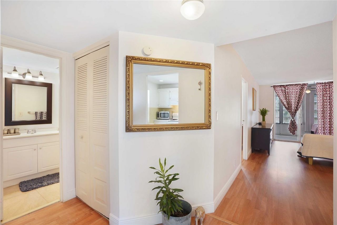 2650 NW 49th Avenue, Unit 320, Lauderdale Lakes, FL 33313 Photo