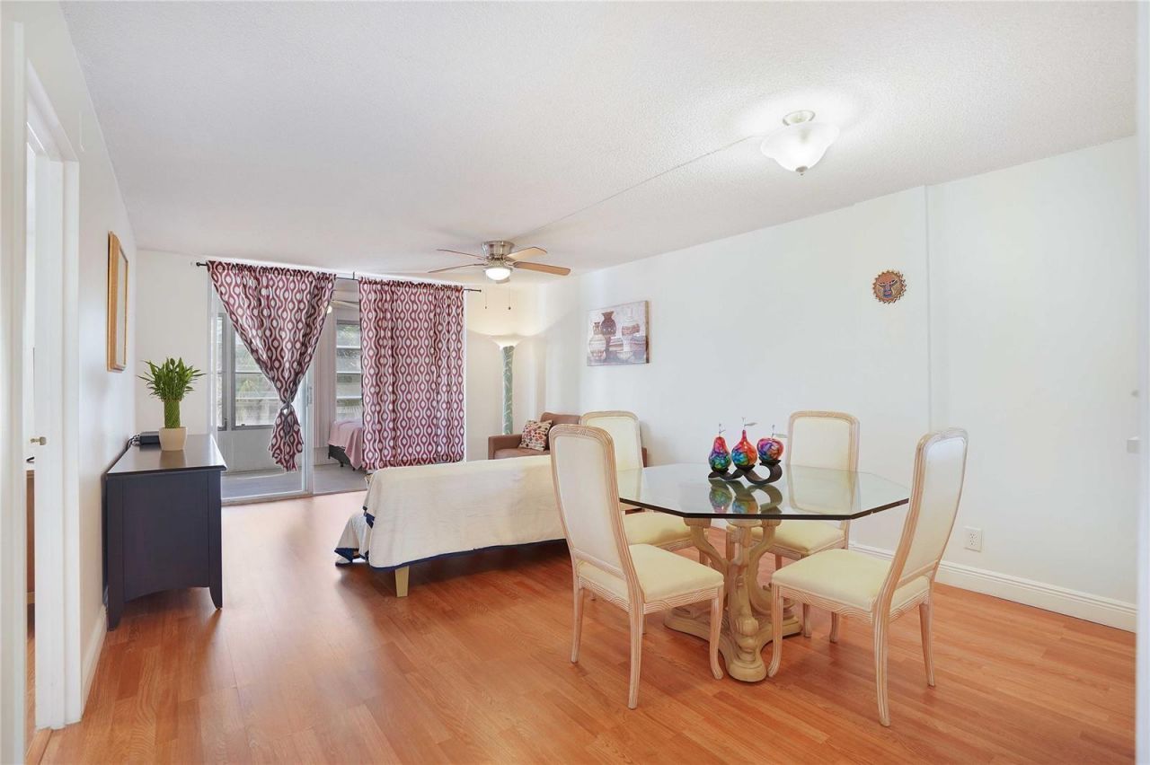 2650 NW 49th Avenue, Unit 320, Lauderdale Lakes, FL 33313 Photo