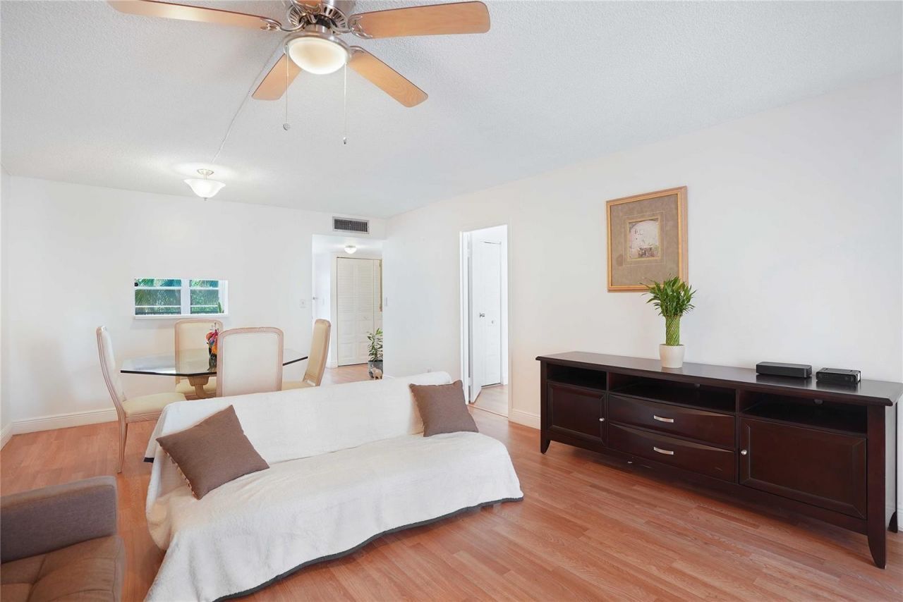 2650 NW 49th Avenue, Unit 320, Lauderdale Lakes, FL 33313 Photo