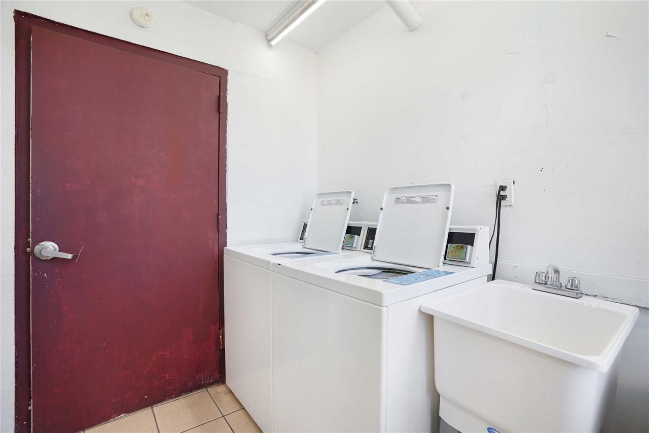 2650 NW 49th Avenue, Unit 320, Lauderdale Lakes, FL 33313 Photo