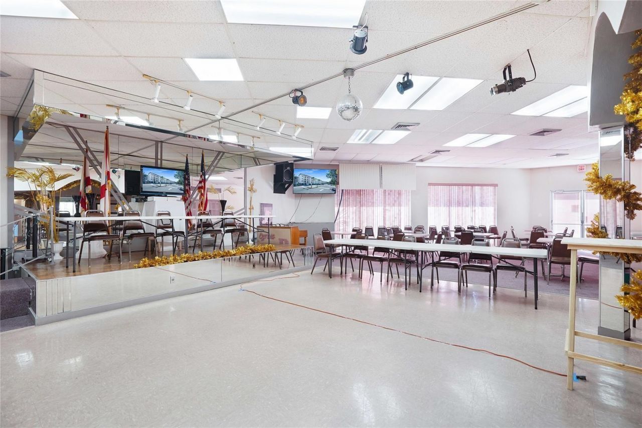 2650 NW 49th Avenue, Unit 320, Lauderdale Lakes, FL 33313 Photo