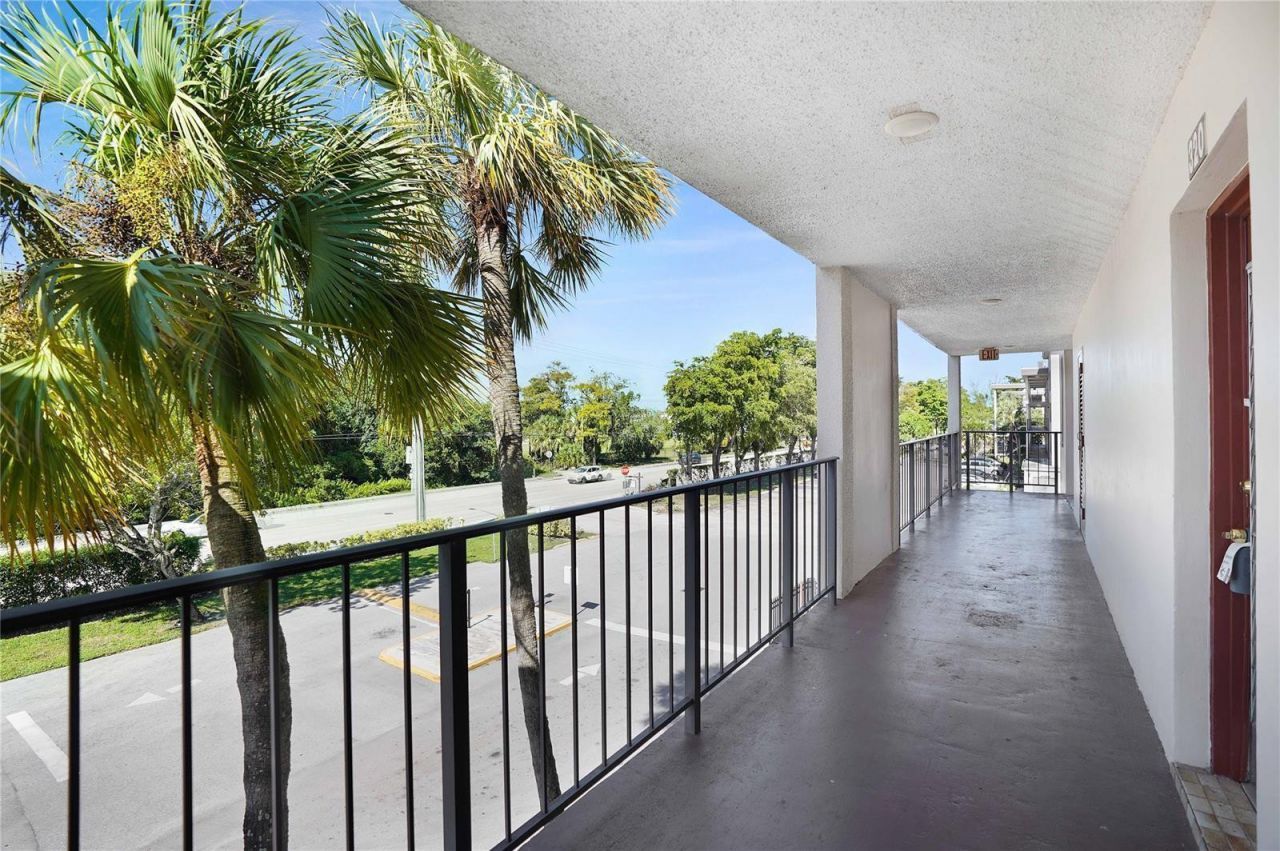 2650 NW 49th Avenue, Unit 320, Lauderdale Lakes, FL 33313 Photo
