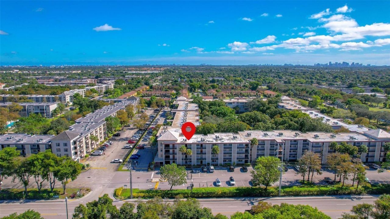 2650 NW 49th Avenue, Unit 320, Lauderdale Lakes, FL 33313 Photo