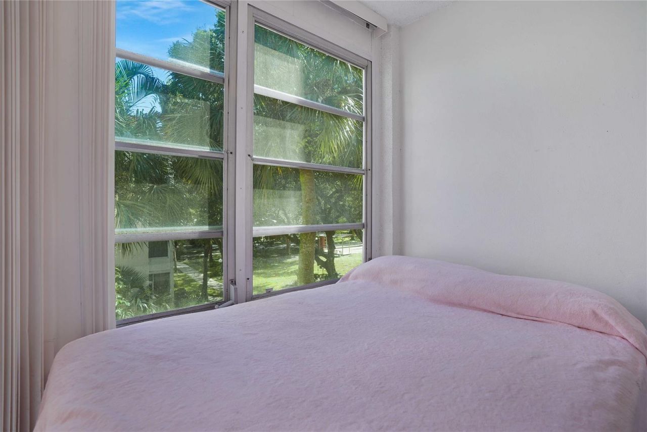 2650 NW 49th Avenue, Unit 320, Lauderdale Lakes, FL 33313 Photo