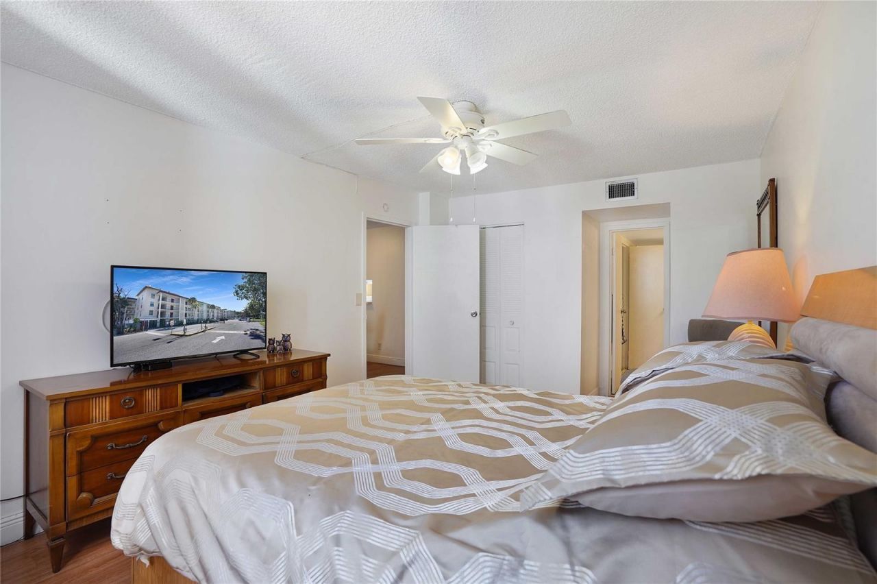 2650 NW 49th Avenue, Unit 320, Lauderdale Lakes, FL 33313 Photo