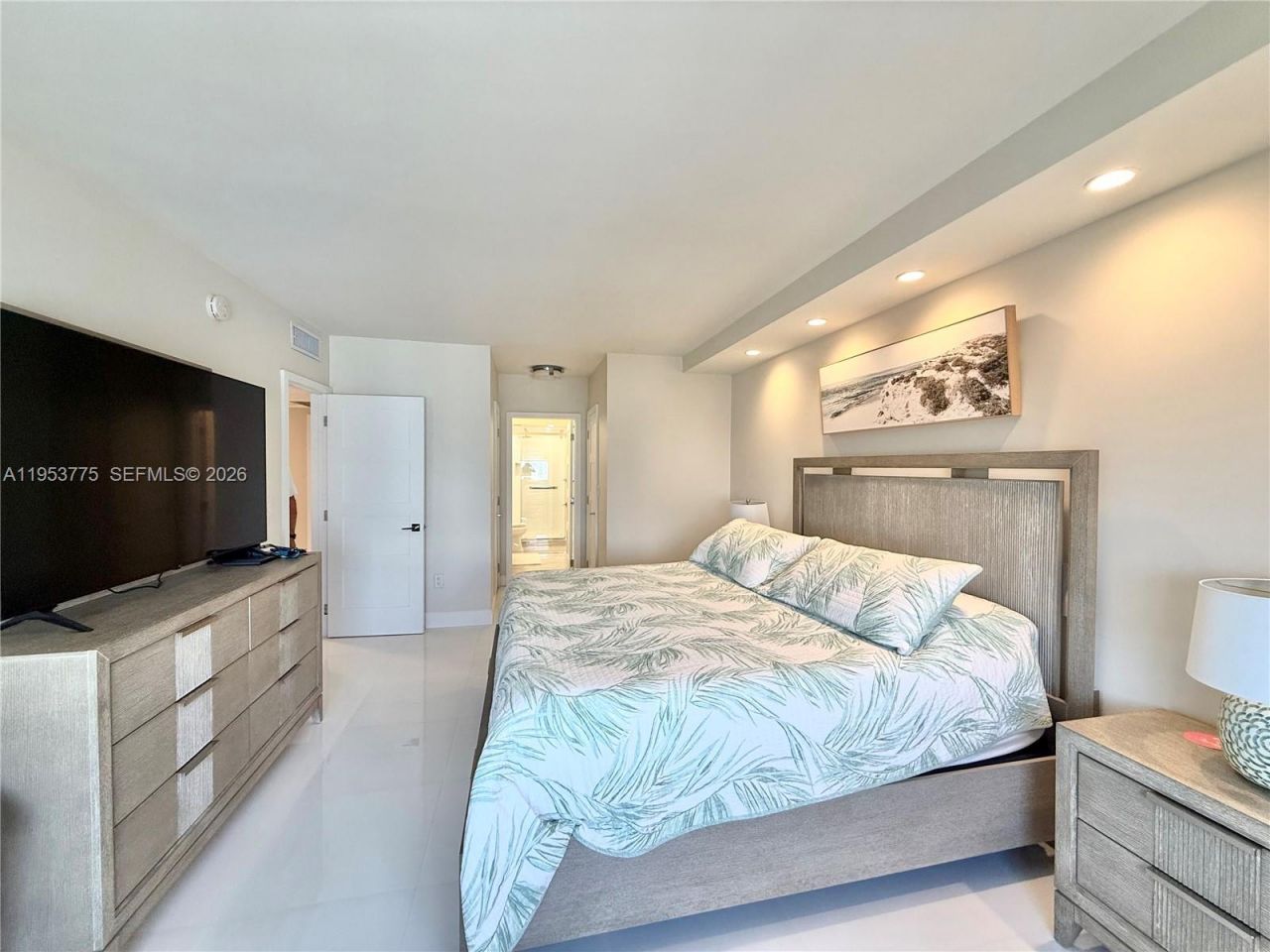 1985 S Ocean Dr, Unit 22P, Hallandale Beach, FL 33009 Photo