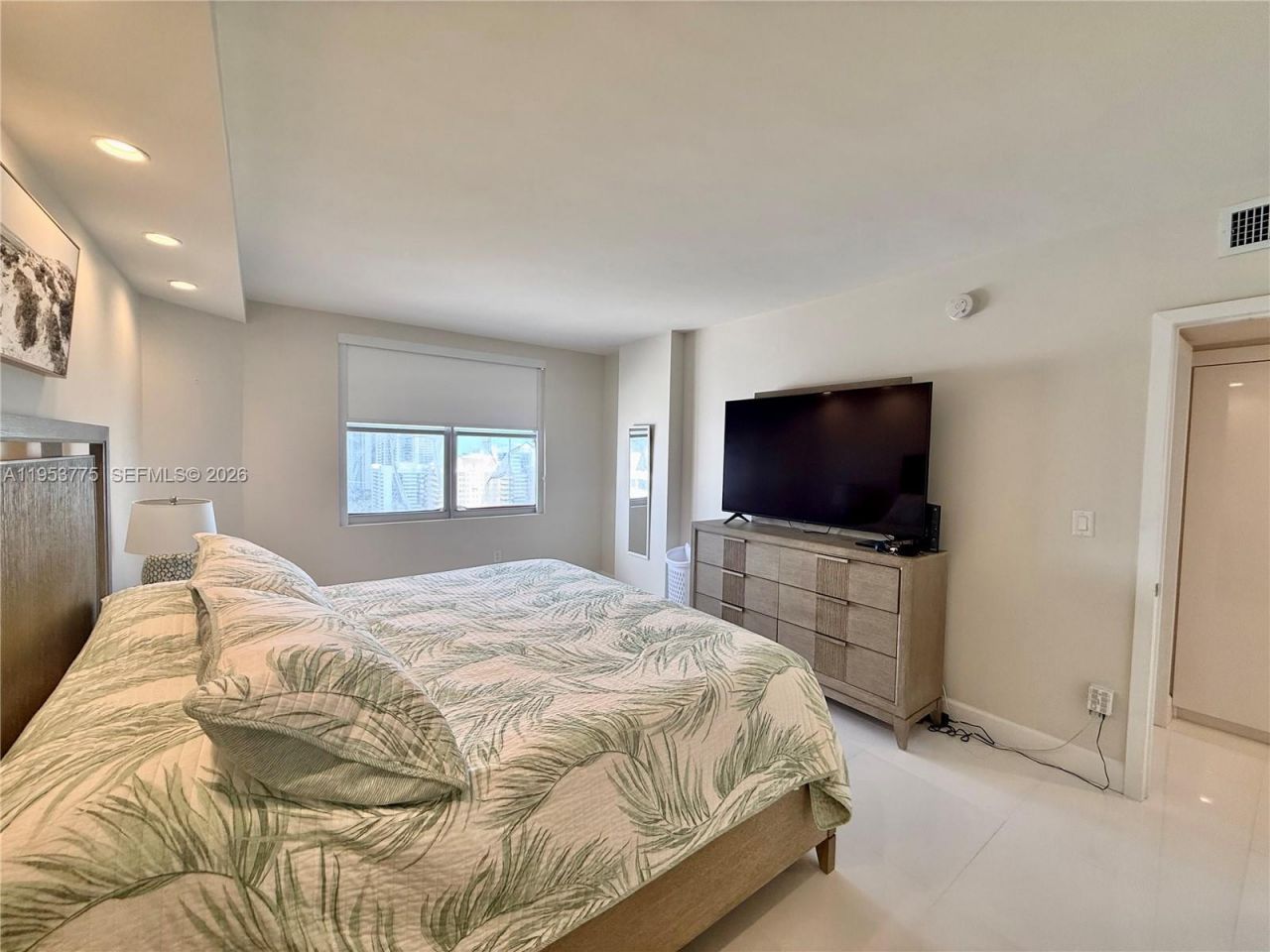 1985 S Ocean Dr, Unit 22P, Hallandale Beach, FL 33009 Photo