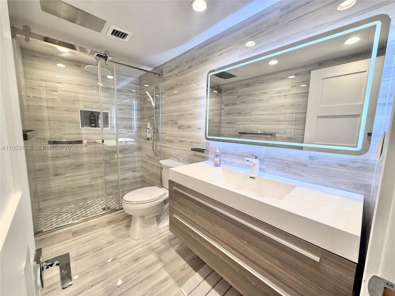 1985 S Ocean Dr, Unit 22P, Hallandale Beach, FL 33009 Photo
