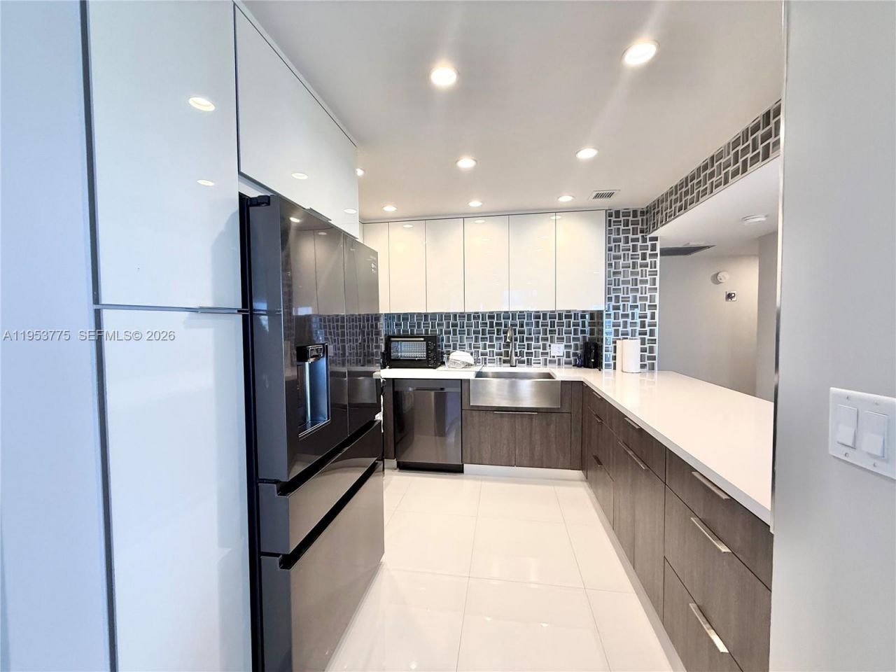1985 S Ocean Dr, Unit 22P, Hallandale Beach, FL 33009 Photo