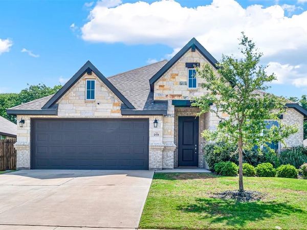 208 Rosemary Drive, Azle, TX 76020
