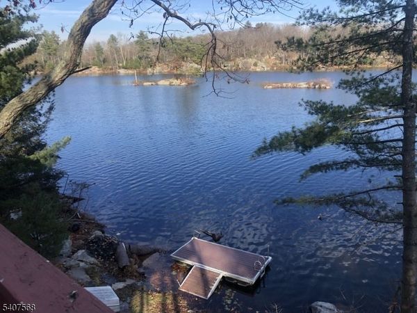 6 Jans Way, Byram, NJ 07821