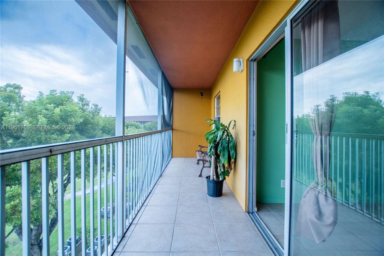 13475 SW 9th St, Unit 410A, Pembroke Pines, FL 33027 Photo