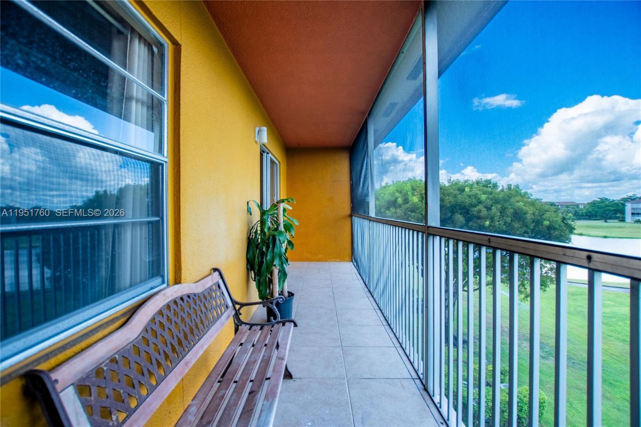 13475 SW 9th St, Unit 410A, Pembroke Pines, FL 33027 Photo