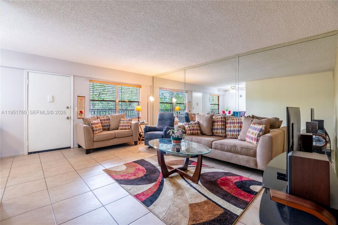 13475 SW 9th St, Unit 410A, Pembroke Pines, FL 33027 Photo