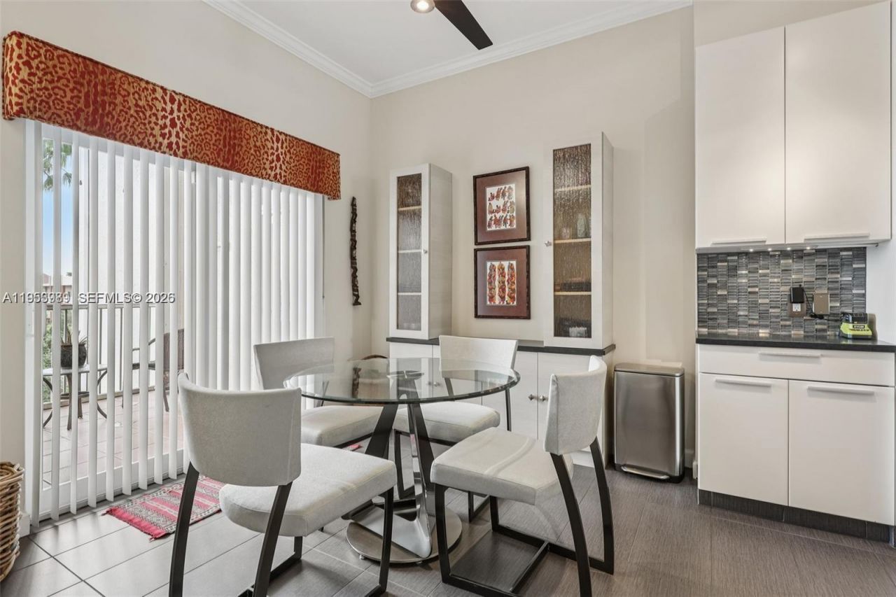 7694 Granville Dr, Unit 412E, Tamarac, FL 33321 Photo