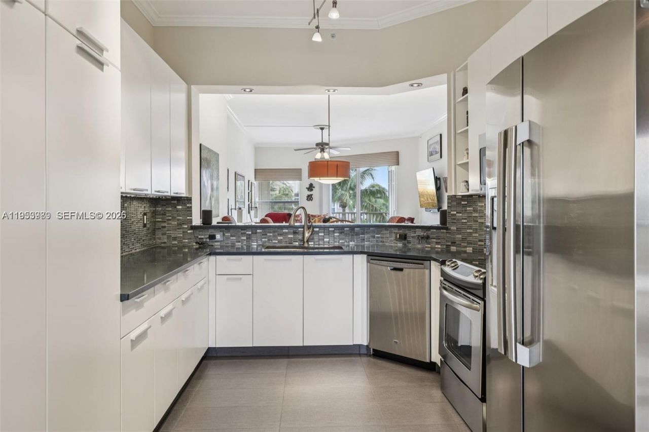 7694 Granville Dr, Unit 412E, Tamarac, FL 33321 Photo