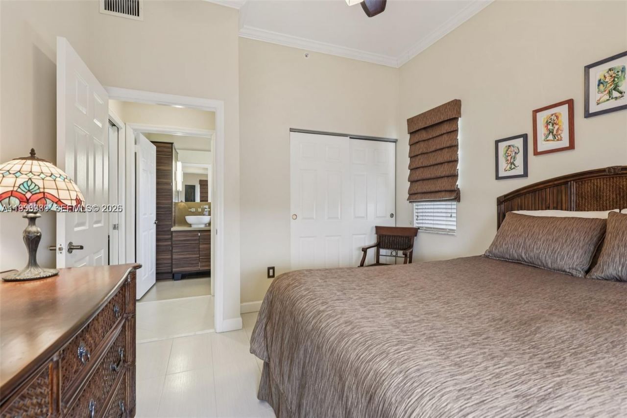 7694 Granville Dr, Unit 412E, Tamarac, FL 33321 Photo