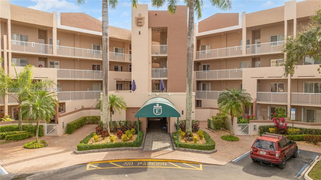 7694 Granville Dr, Unit 412E, Tamarac, FL 33321 Photo