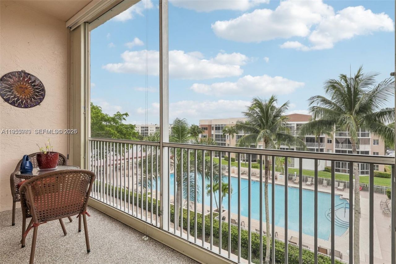 7694 Granville Dr, Unit 412E, Tamarac, FL 33321 Photo