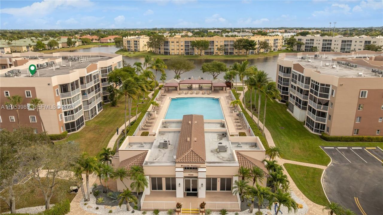 7694 Granville Dr, Unit 412E, Tamarac, FL 33321 Photo