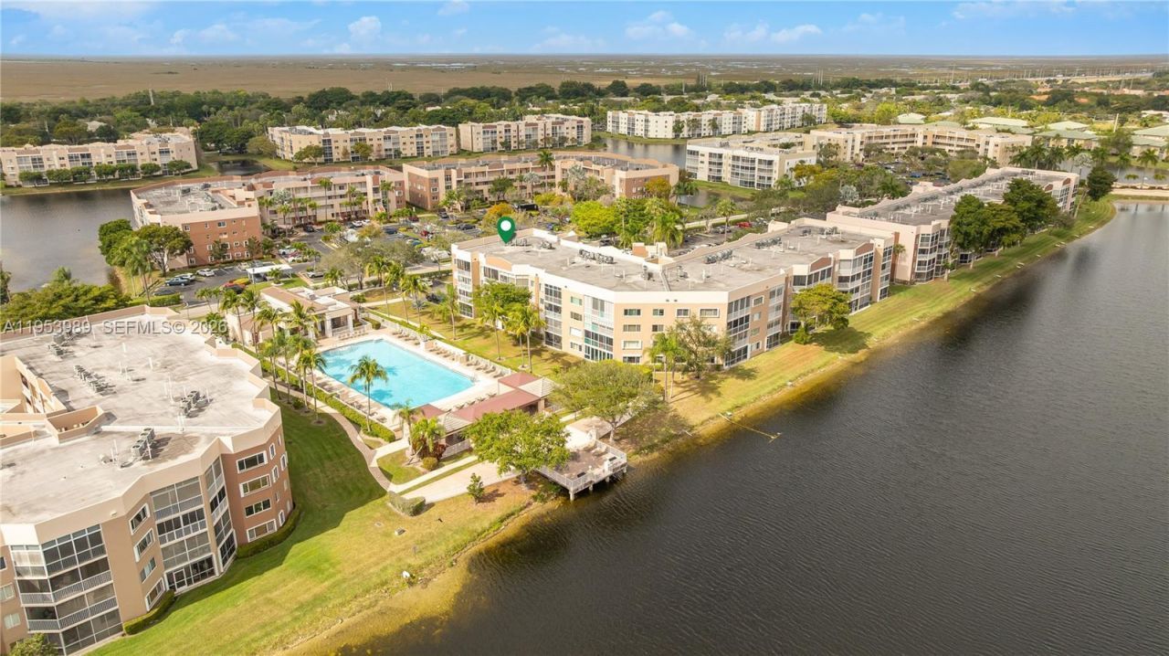 7694 Granville Dr, Unit 412E, Tamarac, FL 33321 Photo