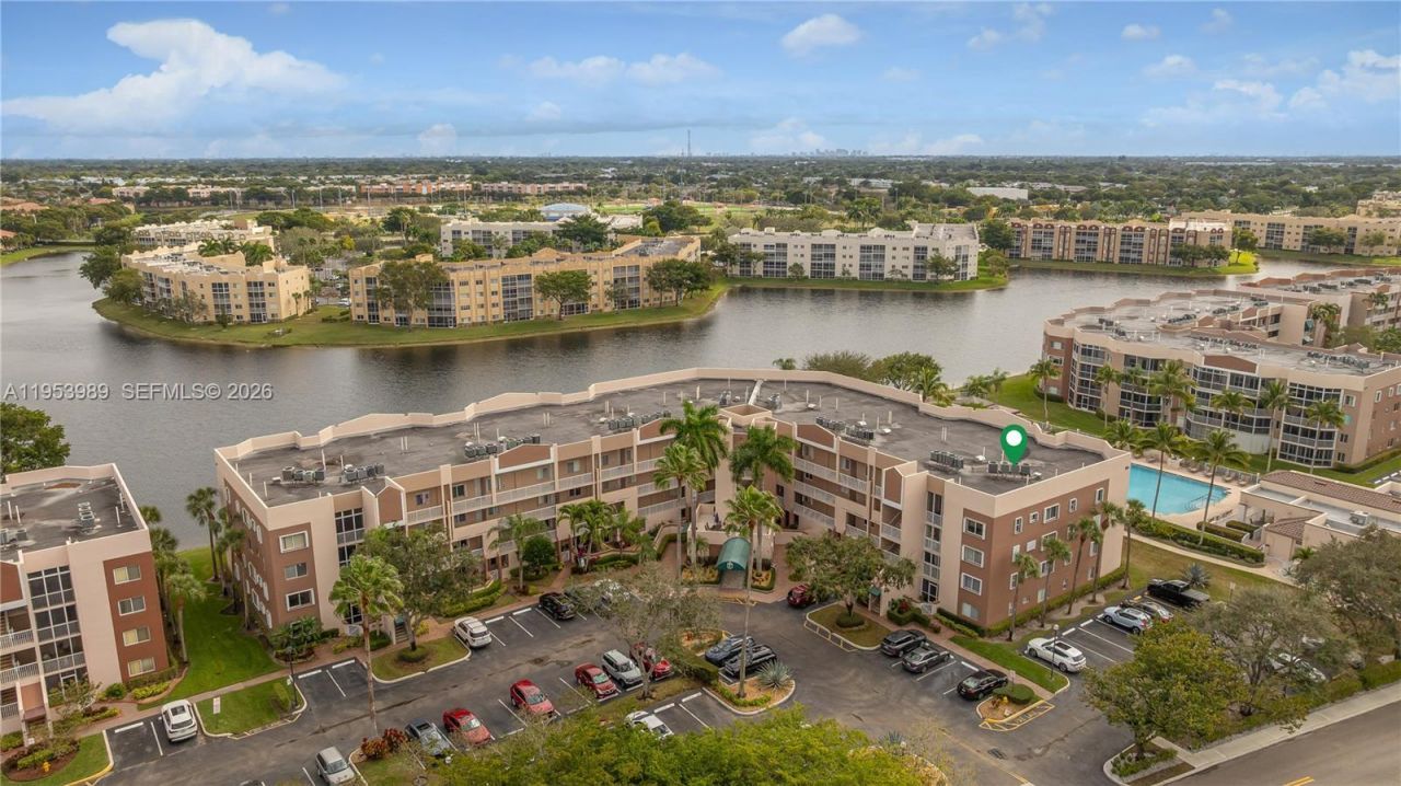 7694 Granville Dr, Unit 412E, Tamarac, FL 33321 Photo