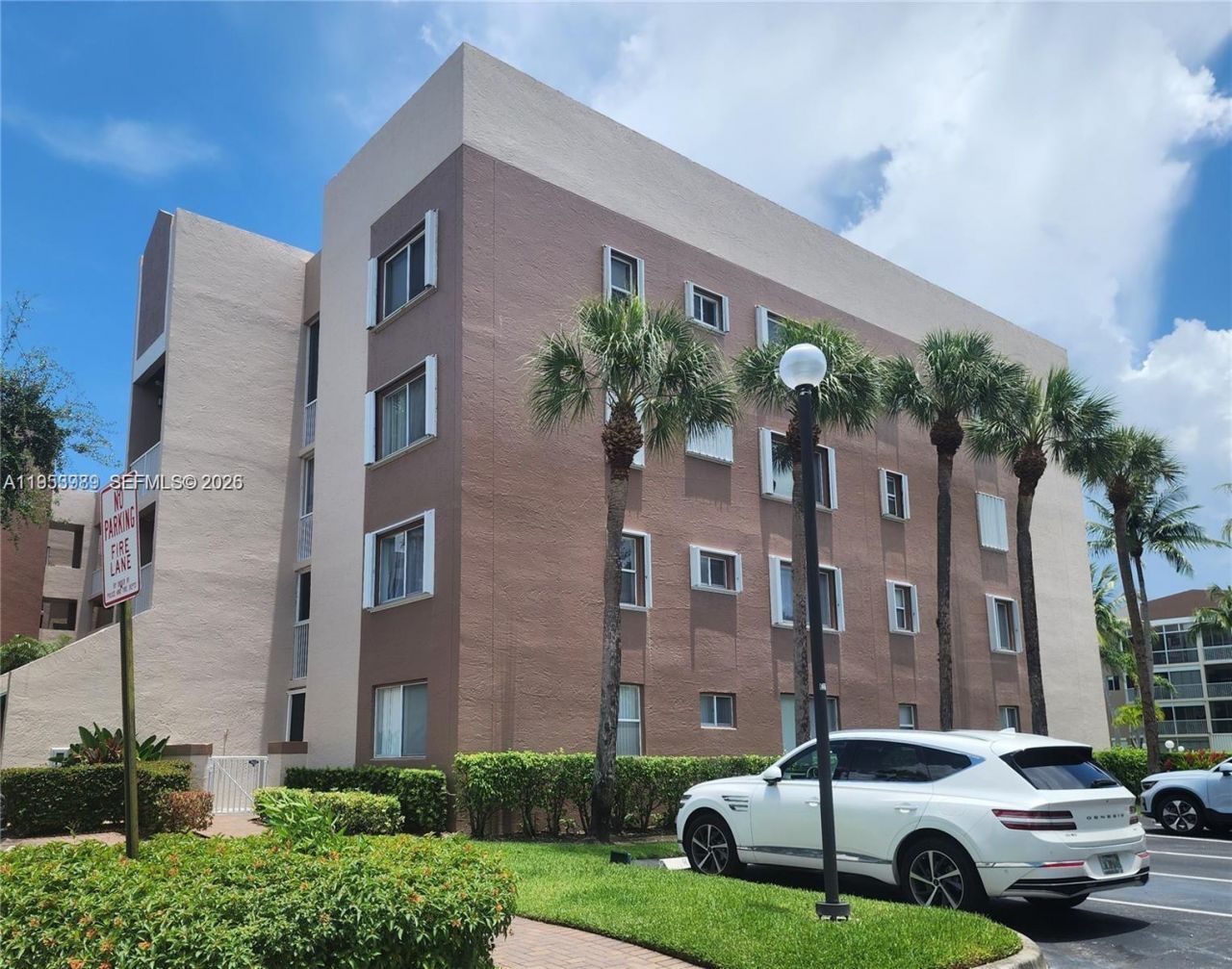 7694 Granville Dr, Unit 412E, Tamarac, FL 33321 Photo