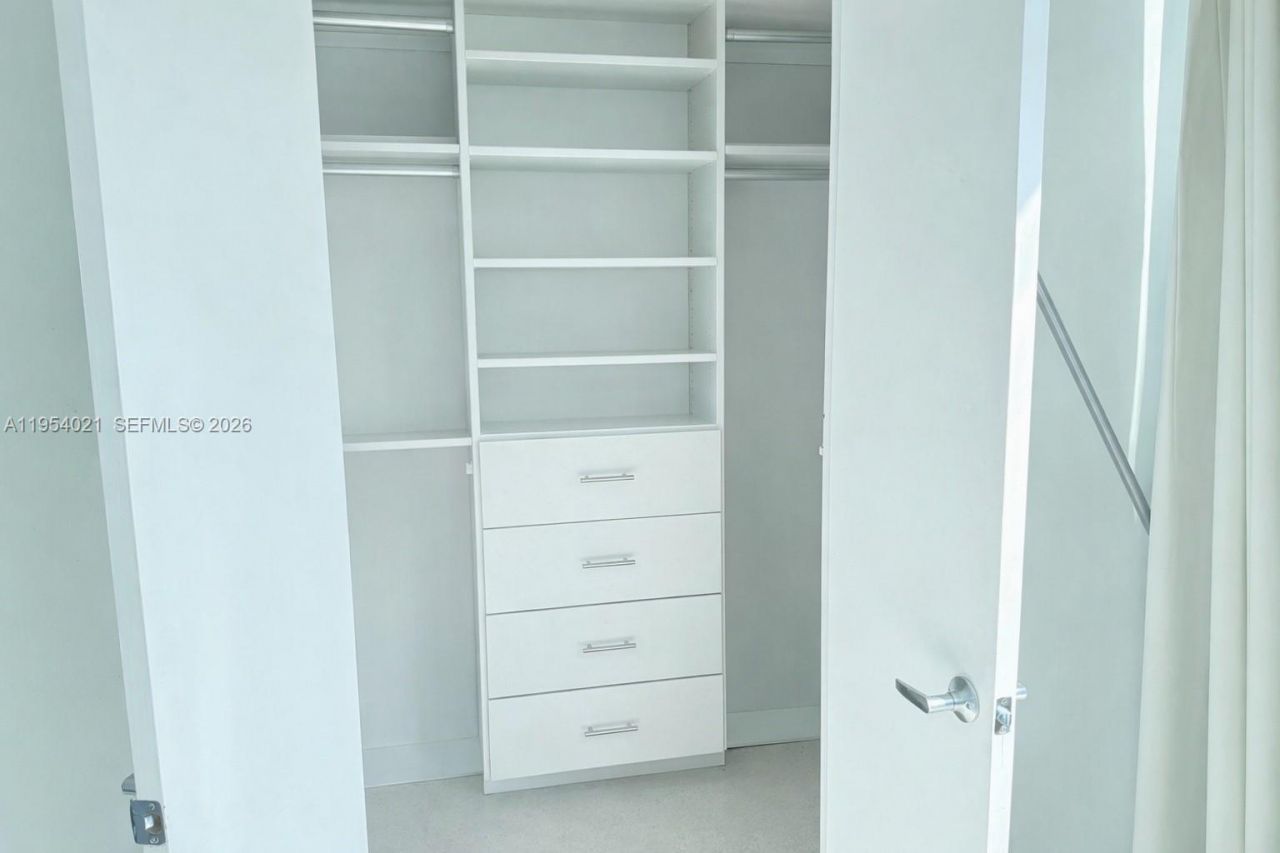 601 NE 36th St, Unit 1112, Miami, FL 33137 Photo