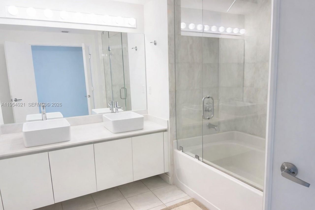 601 NE 36th St , Unit 1112, Miami, FL 33137 Photo