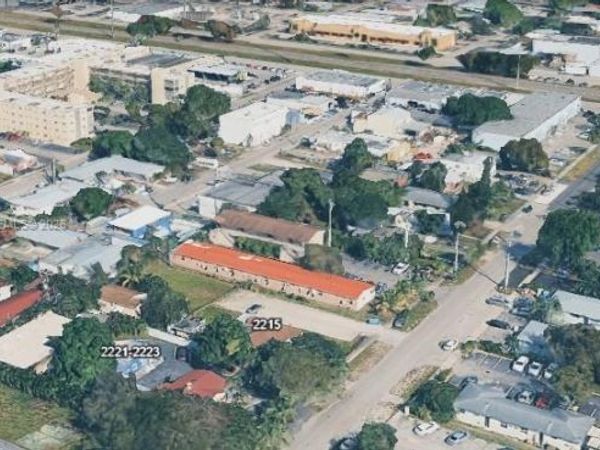 2210 Pierce St , Hollywood, FL 33020