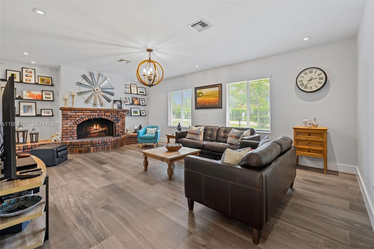 7980 SW 108th St , Miami, FL 33156 Photo