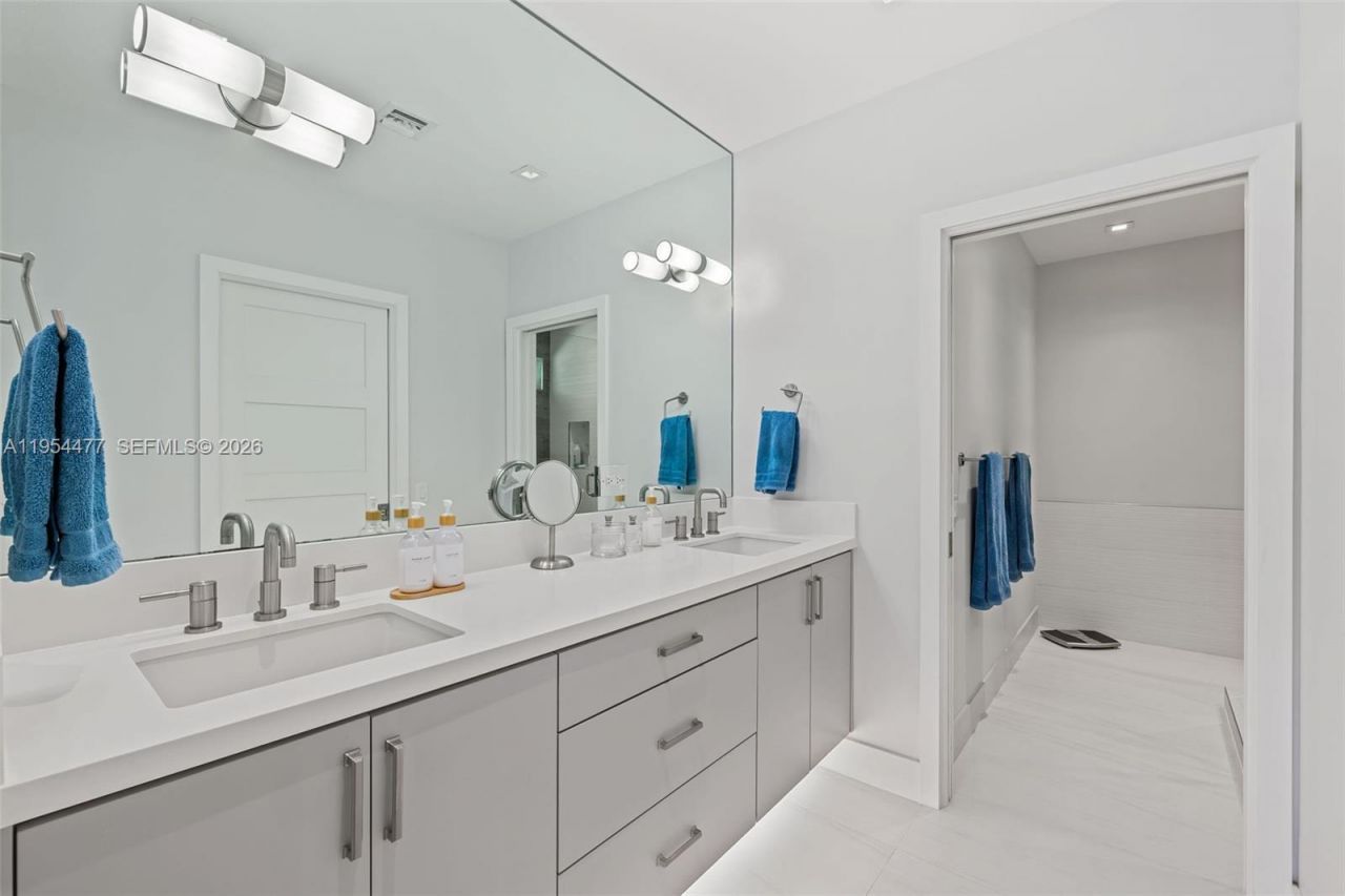 7980 SW 108th St , Miami, FL 33156 Photo