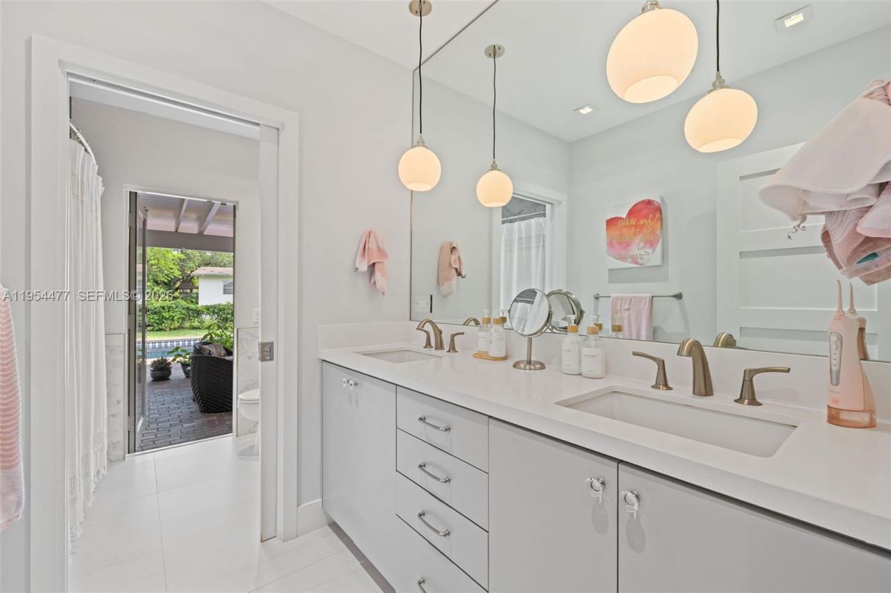 7980 SW 108th St , Miami, FL 33156 Photo