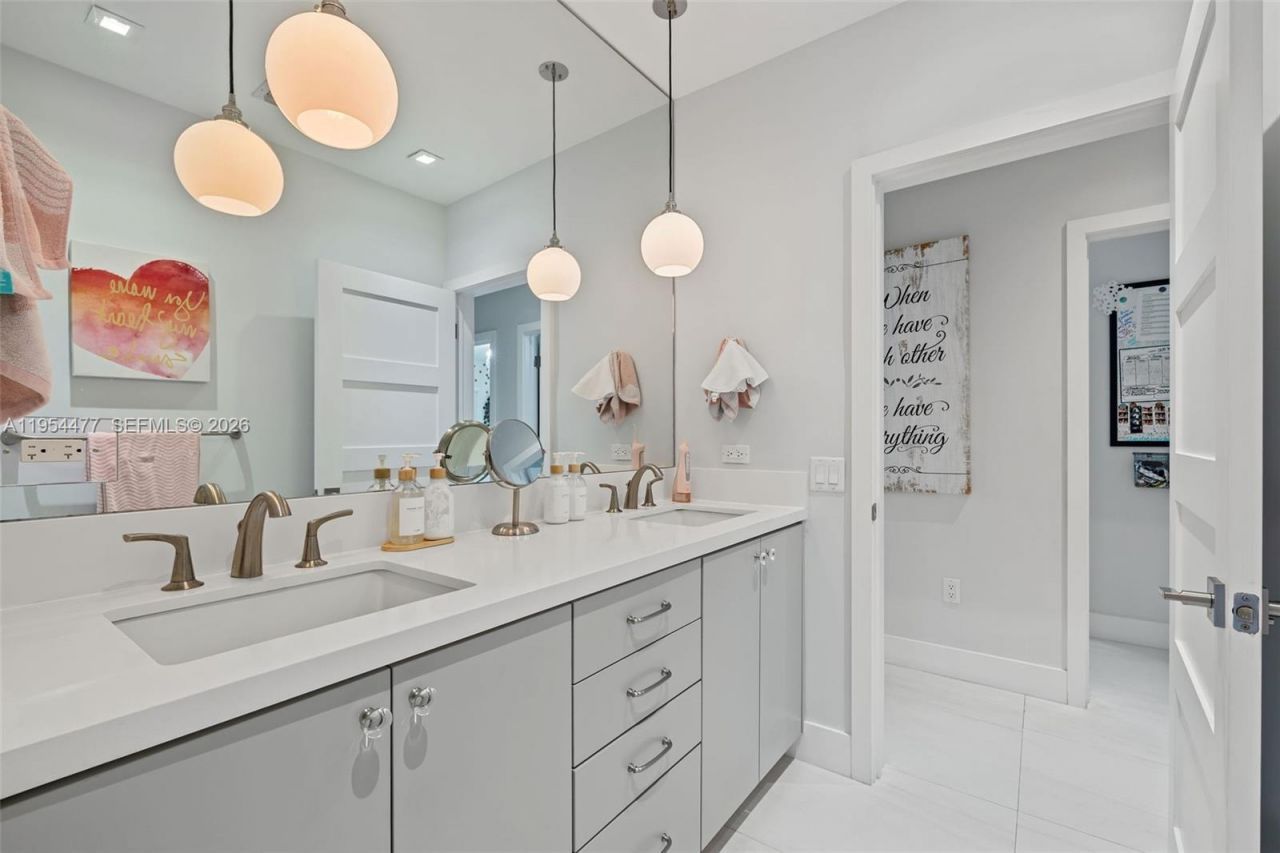 7980 SW 108th St , Miami, FL 33156 Photo